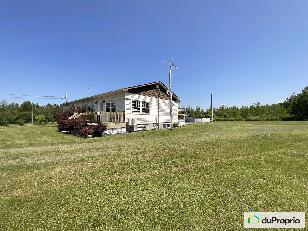 $489,000 - Duplex for sale in Stoke — photo 2