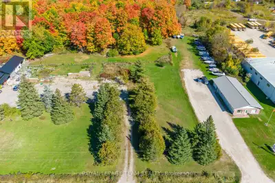 Commercial lot located directly on the outskirts of Renfrew near the new Lepine apartments. Easy hwy...