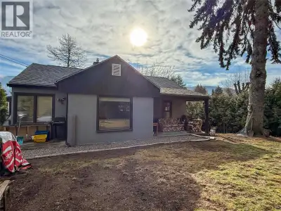 Cute family home with an in-law suite! Welcome to 2533 Columbia Ave, where convenience meets practic...