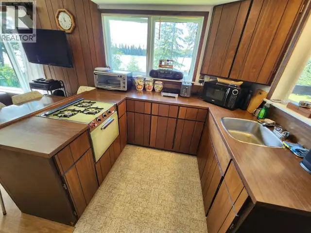 7575 BEAZELY ROAD Deka Lake / Sulphurous / Hathaway Lakes, Briti in Houses for Sale in 100 Mile House - Image 9