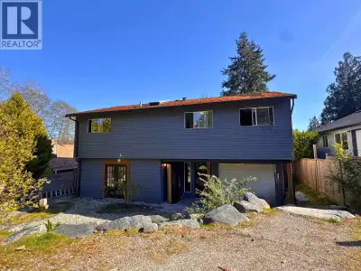 Opportunity in central Sechelt. Set in a well-established, walkable neighbourhood, this detached hom...