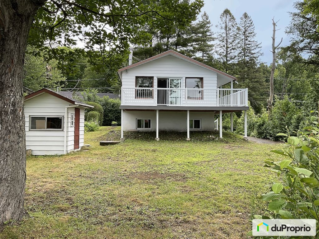 $425,000 - Cottage for sale in St-Hippolyte — photo 1