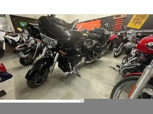 2016 Victory Motorcycles CROSS COUNTRY TOUR ABS in Sport Touring in Ottawa - Image 2