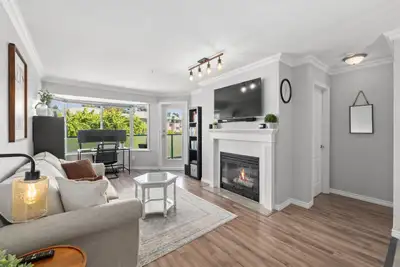 Welcome to this charming 2-bedroom, 2-bathroom condo in the sought-after Cascade Green community, ce...