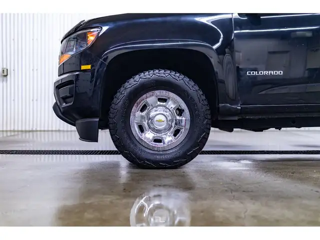 2017 Chevrolet Colorado 4x4 Crew Cab WT Longbox PSeat BCam in Cars & Trucks in Red Deer - Image 25