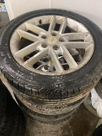 235/50/18 Goodyear all season tires good condition with 5 bolt Chevrolet Rims ___________________ We...
