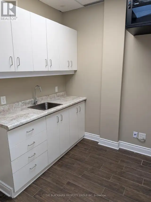 212 - 1900 MERIVALE ROAD Ottawa, Ontario in Commercial & Office Space for Rent in Ottawa - Image 7