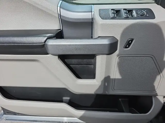 2018 Ford F-150 XLT XLT | 4X4 | XTR Package | Crew Cab | 5.0L V8 in Cars & Trucks in Fredericton - Image 12