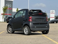 HEATED FRONT SEATS, LEATHER STEERING WHEEL, TRACTION CONTROL, STABILITY CONTROL, CLIMATE CONTROL Cru... (image 8)