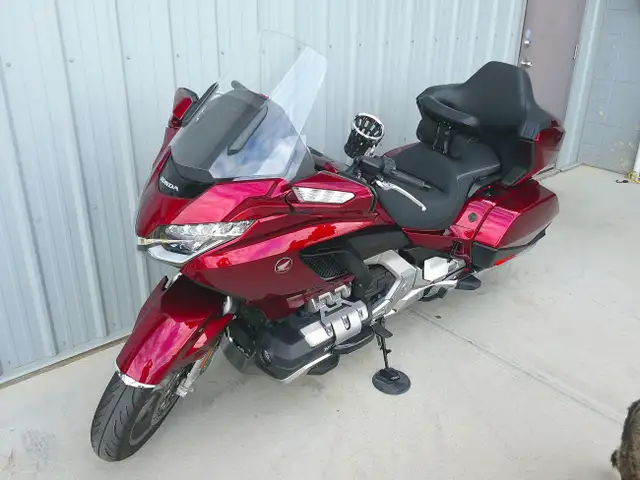 2018 Honda GOLDWING TOUR 1800 ABS Biweekly $125 OAC  in Sport Touring in Edmonton - Image 5