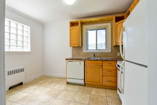 4585 Av. Dupuis — photo 2