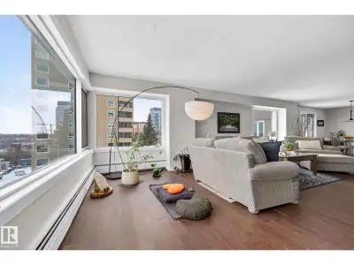 Some condos have a view. This one has a RIVER VALLEY PANORAMA that wraps around you on 3 sides - the...