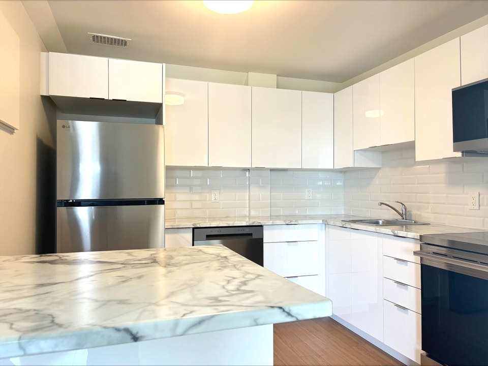 BEAUTIFUL 2BD UNITS NEWLY RENOVATED READY OCT 1ST! 3