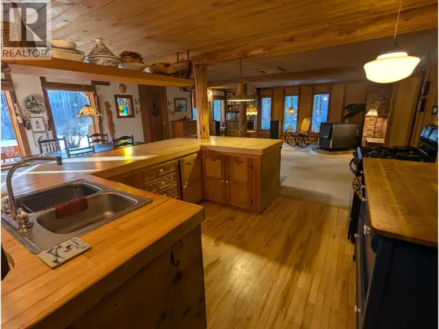 7133 ADAMS ROAD Smithers, British Columbia in Houses for Sale in Smithers - Image 5