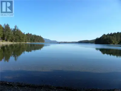 An amazing 2.43 acres on a gorgeous walk on waterfront sand & pebble beach! Maple Bay is fantastic f...