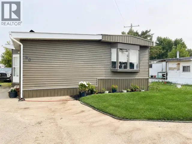 50, 5301 2nd Street Coalhurst, Alberta in Houses for Sale in Lethbridge - Image 2