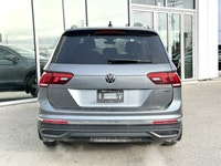 * Panoramic power sunroof * LED tail lights * Automatic LED reflector headlights with LED Daytime *... (image 3)