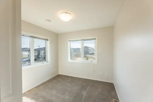 Townhomes with in Suite Laundry - Sagecourt - House for Rent Str in Long Term Rentals in Calgary - Image 11