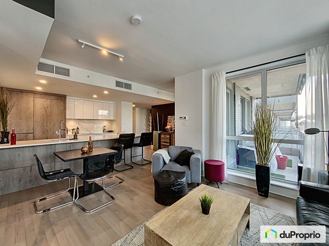 $869,000 - Condominium in Ville-Marie (downtown, old Mtl) — photo 1