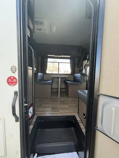 Unit # Y51693 Price: $40,850 Kilometers: 148,083 km Engine: 6.8L V10 (Gas) Included Warranty: 3 Mont...