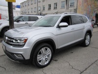 8 PASSENGER. EXECUTIVE LINE PREMIUM PACKAGE. SILVER WITH BLACK LEATHER INTERIOR. 20 INCH ALLOY WHEEL... (image 1)
