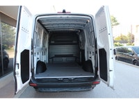 2019 MERCEDES SPRINTER 2500 -- 144 - LOW ROOF!!! 3.0L V6 DIESEL ENGINE !!! 2 SEATER !!! -- ONLY 231,... (image 6)