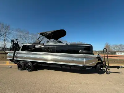 25' Tahoe Cascade EW (Elite Windshield) Demo Model - Price Reduced!! Was $221,590 + GST Now ONLY $19...