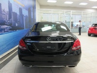 MERCEDES BENZ C300 2017 4MATIC AWD TOUT ÉQUIPÉ / TOIT OUVRANT ÉLECTRIQUE PANORAMIQUE / CAMÉRA DE REC... (image 4)