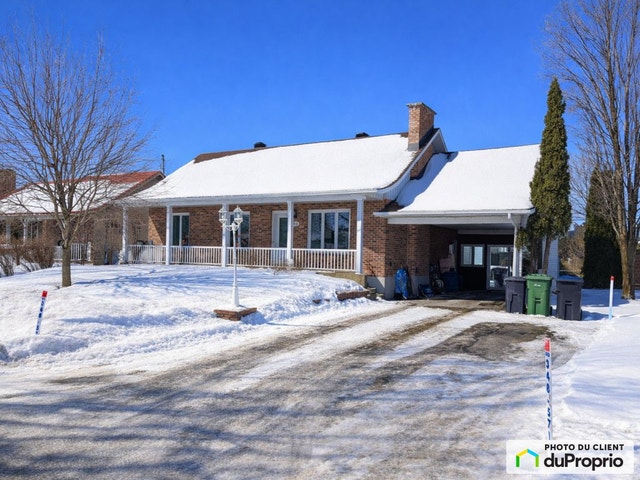 $664,900 - Bungalow for sale in St-Jean-sur-Richelieu (St-Luc) — photo 1