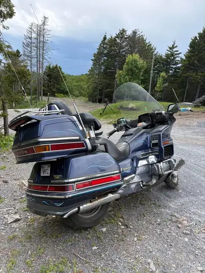 1988 GL 1500 with Reverse Fair Condition CALLS only pls 506-608-0707
