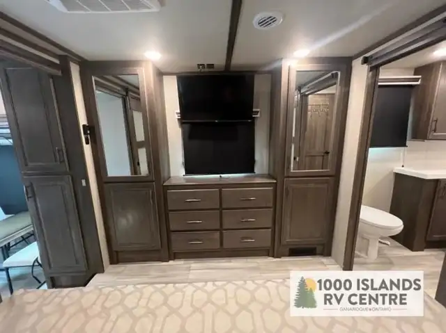 2023 Grand Design Solitude 380FL in Travel Trailers & Campers in Kingston - Image 28