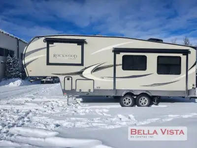 Forest River Rockwood Ultra Lite fifth wheel 2621WS highlights: Hide-A-Bed Sofa Fireplace Queen Sert...