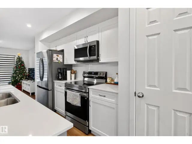 201 SUNLAND WY Sherwood Park, Alberta in Houses for Sale in Strathcona County - Image 14