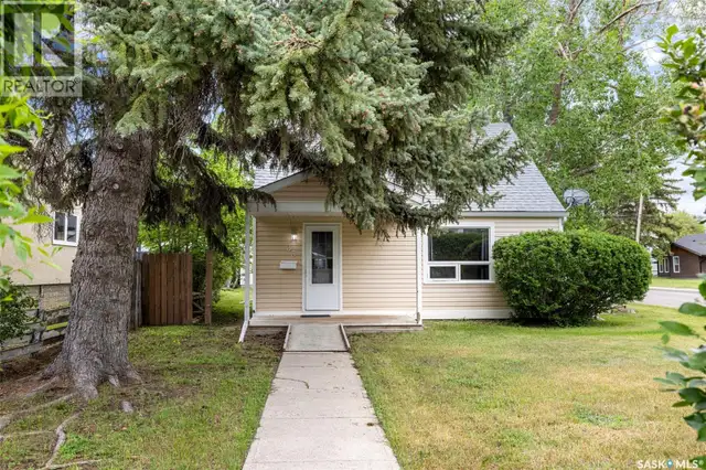 33 Merritt CRESCENT Regina, Saskatchewan in Houses for Sale in Regina - Image 2