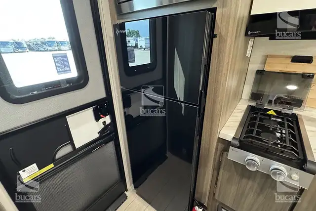 2026 VENTURE RV SONIC LITE 169VRK in Travel Trailers & Campers in Calgary - Image 17