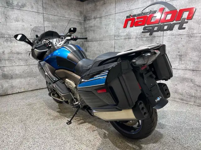 2016 BMW K1600GT in Sport Touring in Laval / North Shore - Image 11