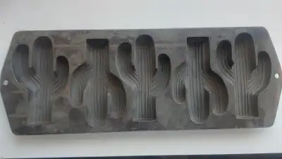 Lodge cast iron Corn Bread Muffin Pan, View more