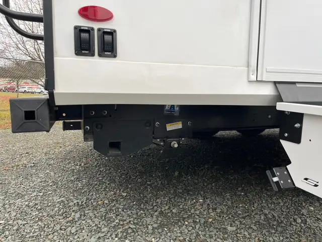2026 Winnebago THRIVE 18FBS in Travel Trailers & Campers in Terrace - Image 6