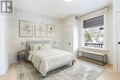 Welcome to this beautifully renovated main floor unit in the heart of Newmarket, offering modern liv...