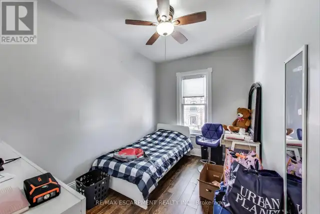 8 MADISON AVENUE Hamilton (Gibson), Ontario in Houses for Sale in Hamilton - Image 13