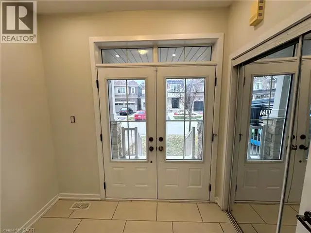 7 ABERCROMBIE Crescent Brampton, Ontario in Long Term Rentals in Mississauga / Peel Region - Image 3