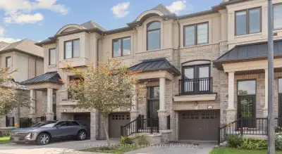 Price: $999,000 / $3,790/mo Fully Upgraded, A MUST SEE!!! approx 2416 Sq ft. Executive Townhome in L...