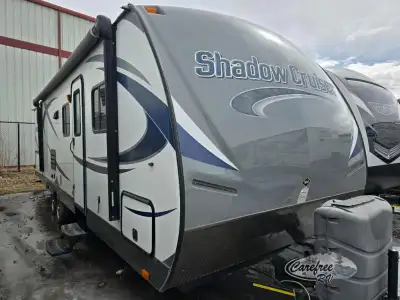 Imagine yourself camping in all of your favorite locations in this spacious bunkhouse travel trailer...