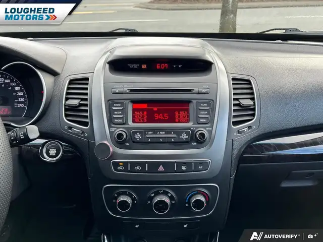 2014 KIA Sorento LX in Cars & Trucks in Mission - Image 17