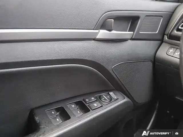 2020 Hyundai Elantra Luxury in Cars & Trucks in London - Image 20