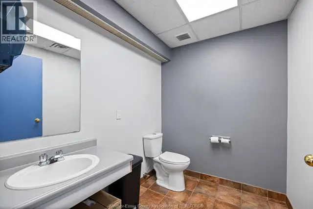 4510 RHODES Unit# 330 Windsor, Ontario in Commercial & Office Space for Rent in Windsor Region - Image 10