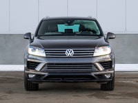 CARGET AUTOMOTIVE is thrilled to offer this 2017 Volkswagen Touareg Wolfsburg Edition, a premium mid... (image 3)