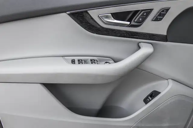 2017 Audi Q7 3.0T Komfort | Awd | Toit Panoramique | Awd | Toit  in Cars & Trucks in City of Montréal - Image 11