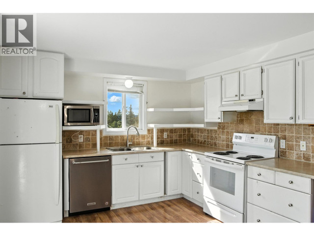 1025 CURTIS PLACE Williams Lake, British Columbia in Houses for Sale in Williams Lake - Image 2