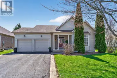 Bright and spacious 1,708 sq. ft. bungalow backing onto the 15th tee, offering the ease and convenie...